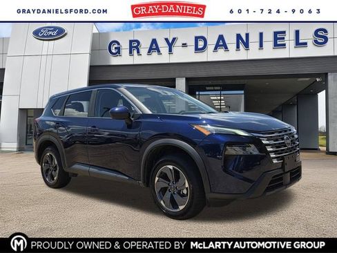 Used 2025 Nissan Rogue SV FWD image 1
