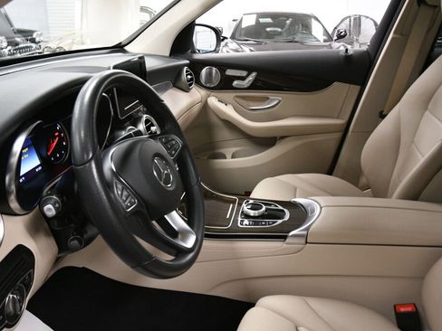 Used 2018 Mercedes-Benz GLC 300 4MATIC image 21