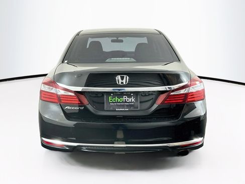 Used 2017 Honda Accord LX image 7