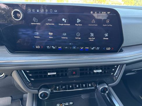 Used 2025 Chevrolet Suburban Premier image 27