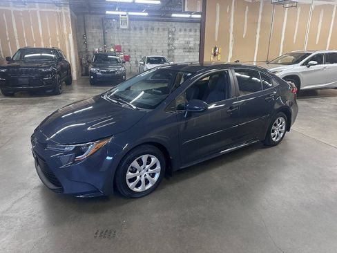 Used 2023 Toyota Corolla LE FWD image 1