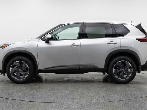 Used 2025 Nissan Rogue SV image 5