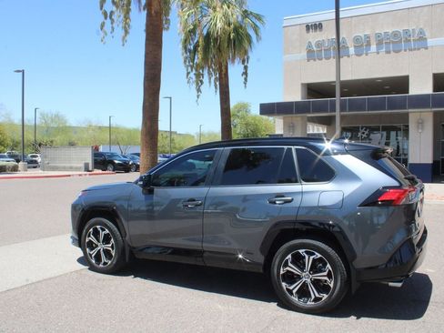 Used 2025 Toyota RAV4 XSE AWD/4WD image 3