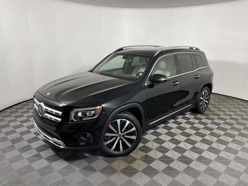 Used 2022 Mercedes-Benz GLB 250 image 1