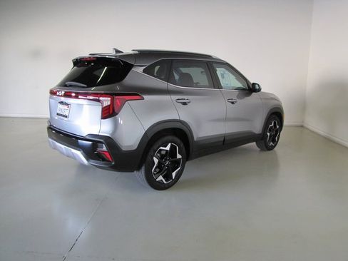 Used 2024 Kia Seltos EX image 24