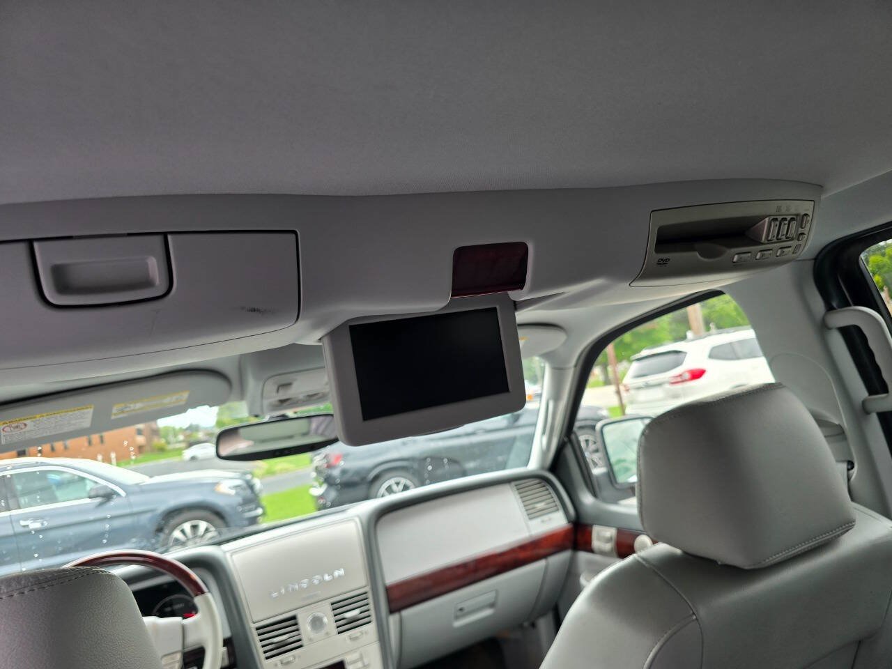 Used 2005 Lincoln Aviator AWD image 25
