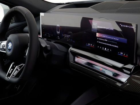 New 2026 BMW 550e xDrive w/ Premium Package image 21