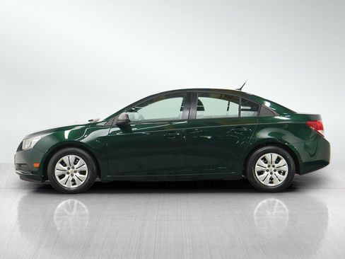 Used 2014 Chevrolet Cruze LS FWD image 2