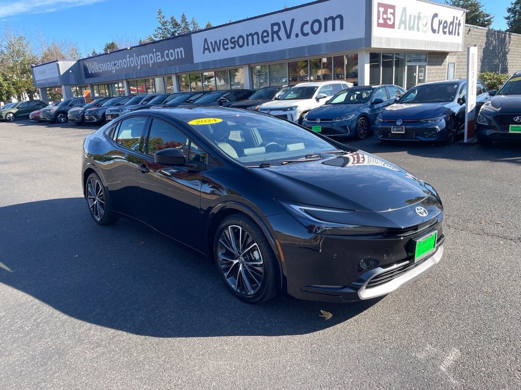 Used 2024 Toyota Prius XLE AWD/4WD image 4