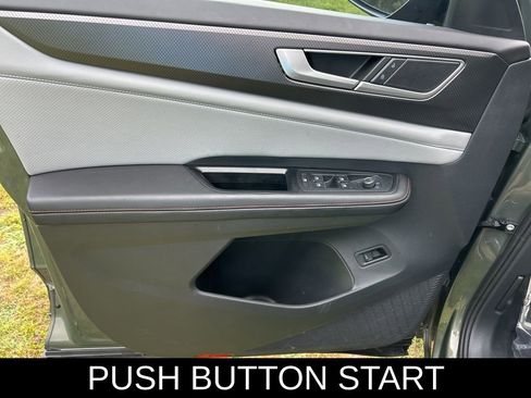 Used 2024 Volkswagen Atlas Peak Edition SEL image 11