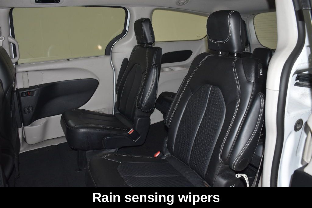 Used 2024 Chrysler Pacifica Touring-L FWD image 27