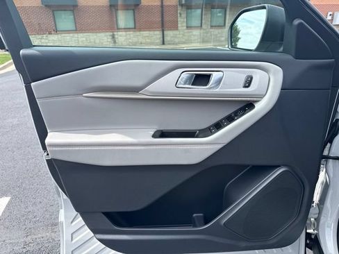 New 2027 Ford Explorer Active w/ Active Comfort Package AWD/4WD image 11