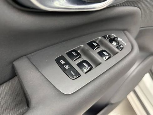 Certified 2025 Volvo XC90 B6 Plus image 12