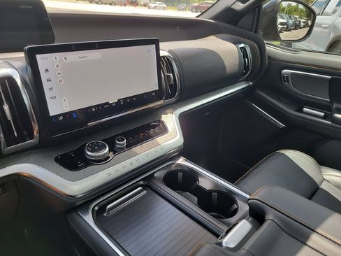 Certified 2025 Ford Expedition Tremor AWD/4WD image 23