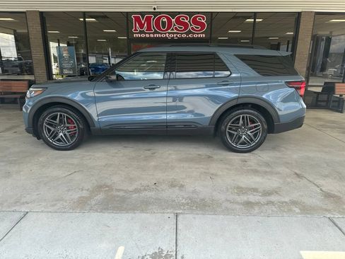 Certified 2026 Ford Explorer ST w/ Sun And Sound Package AWD/4WD image 7