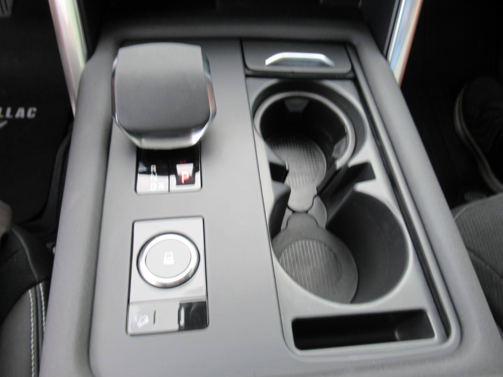 Used 2024 Land Rover Discovery S AWD/4WD image 28