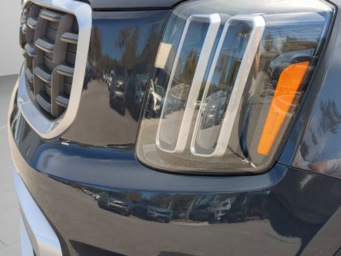 Used 2025 Kia Telluride S FWD image 39
