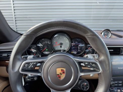 Certified 2018 Porsche 911 Carrera 4S image 17