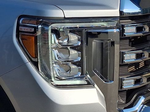 Used 2022 GMC Sierra 3500 SLE w/ SLE Convenience Package AWD/4WD image 11
