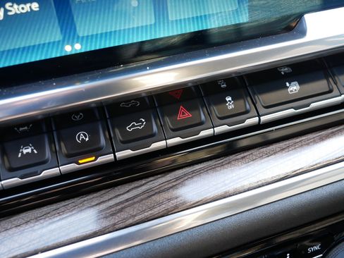 Used 2023 Chevrolet Silverado 1500 RST w/ Redline Edition image 31