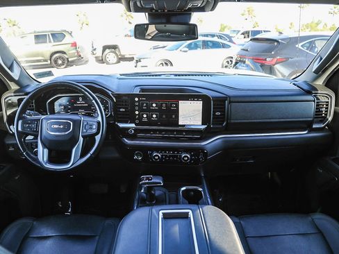 Used 2022 GMC Sierra 1500 SLT image 12