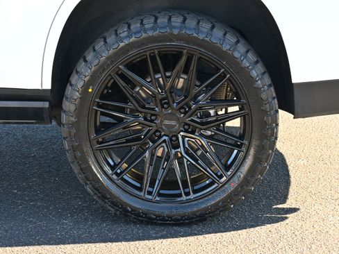 Used 2025 GMC Yukon AT4 Ultimate image 37