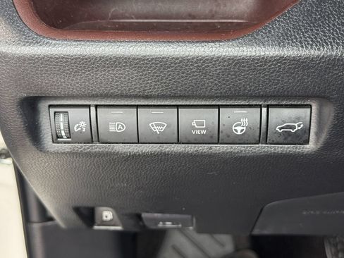 Used 2022 Toyota RAV4 Limited AWD/4WD image 18