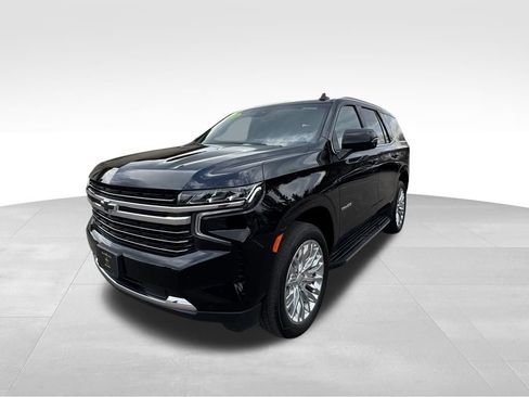 Used 2023 Chevrolet Tahoe LT w/ Luxury Package AWD/4WD image 2