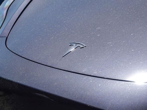 Used 2023 Tesla Model Y Long Range AWD/4WD image 3