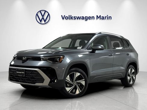 New 2026 Volkswagen Taos SE AWD/4WD image 1