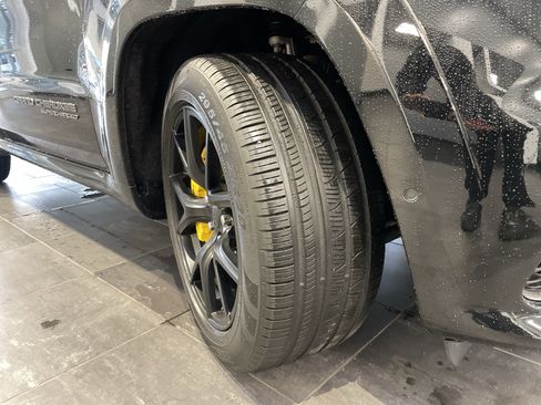 Used 2018 Jeep Grand Cherokee Trackhawk AWD/4WD image 15