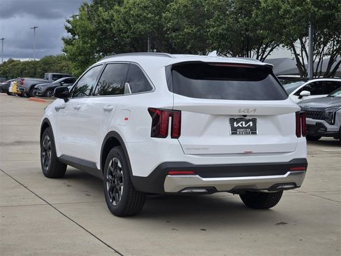 New 2026 Kia Sorento S image 3