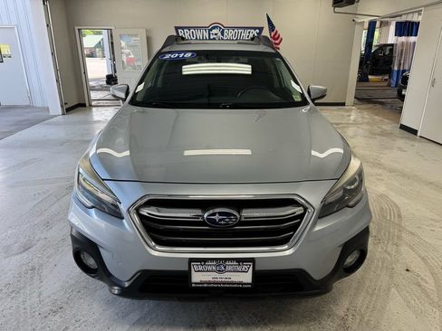 Used 2018 Subaru Outback 3.6R Limited AWD/4WD image 13