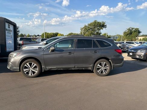 Used 2018 Subaru Outback 2.5i Limited AWD/4WD image 3