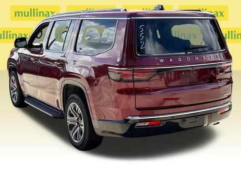 Used 2024 Jeep Wagoneer Series II w/ Flexible Seating Group RWD image 9