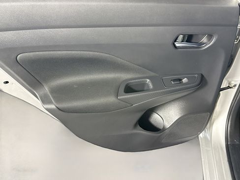 Used 2021 Nissan Versa SV image 18