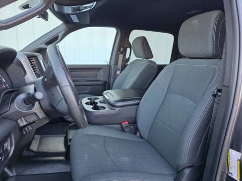 Used 2024 RAM 2500 Tradesman w/ Chrome Appearance Group AWD/4WD image 9