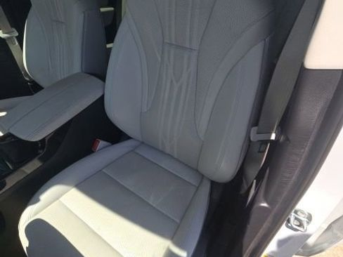 Used 2024 Buick Envision Avenir AWD/4WD image 9