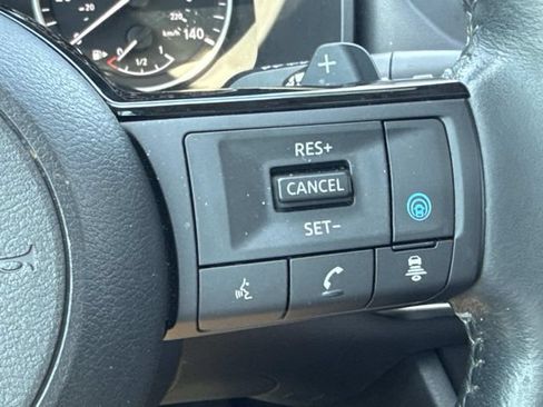 Used 2023 Nissan Rogue SV w/ SV Premium Package FWD image 22