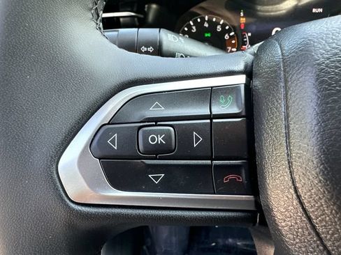 Used 2023 Jeep Compass Latitude AWD/4WD image 34