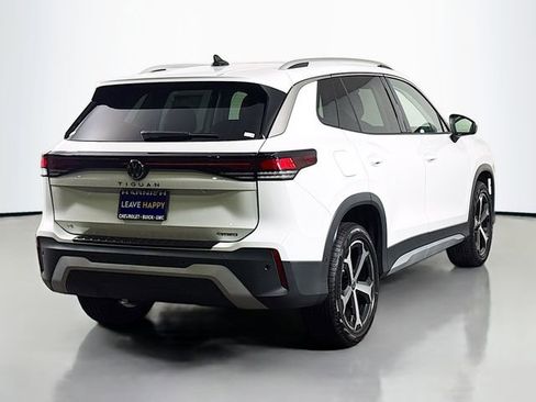 New 2026 Volkswagen Tiguan SE image 7
