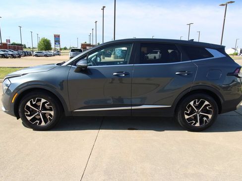 Used 2023 Kia Sportage EX FWD image 16