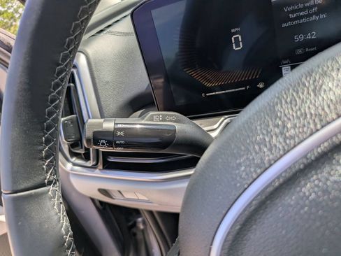 Certified 2025 Kia Sorento S FWD image 33