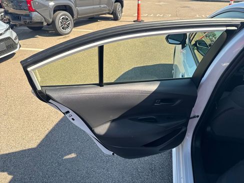 Used 2022 Toyota Corolla LE FWD image 39