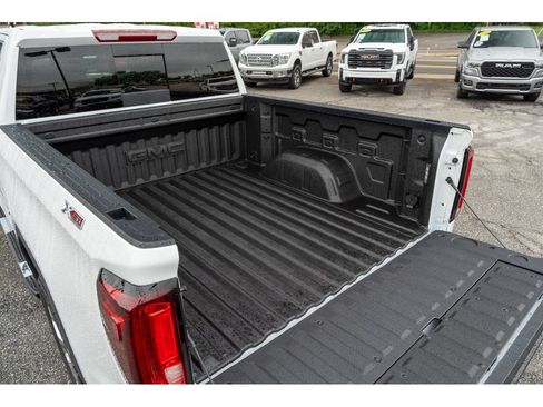 New 2026 GMC Sierra 1500 SLT w/ SLT Premium Plus Package AWD/4WD image 34