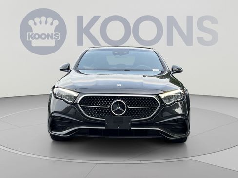 Used 2025 Mercedes-Benz E 350 4MATIC Sedan image 4