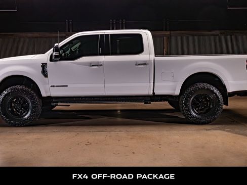 Used 2022 Ford F250 XLT w/ XLT Premium Package AWD/4WD image 6