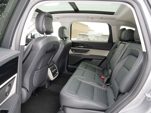 Used 2025 Lincoln Nautilus Reserve image 35