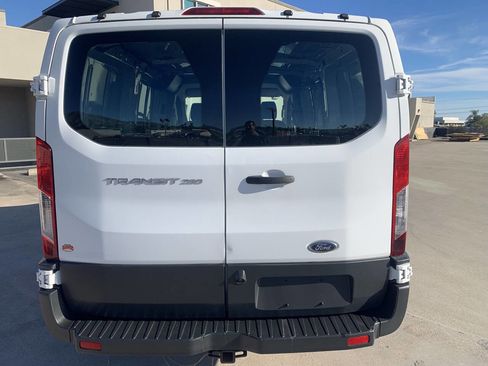 Used 2017 Ford Transit 250 130 Low Roof image 9