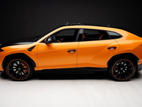 Used 2021 Lamborghini Urus AWD/4WD image 16